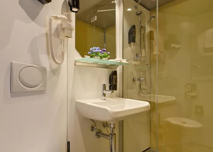 호텔 Franziskaner By Centra 3*